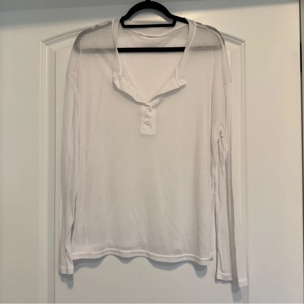 White and Tan Women's Tops Set of 3 (mediums) - Picture 4 of 6